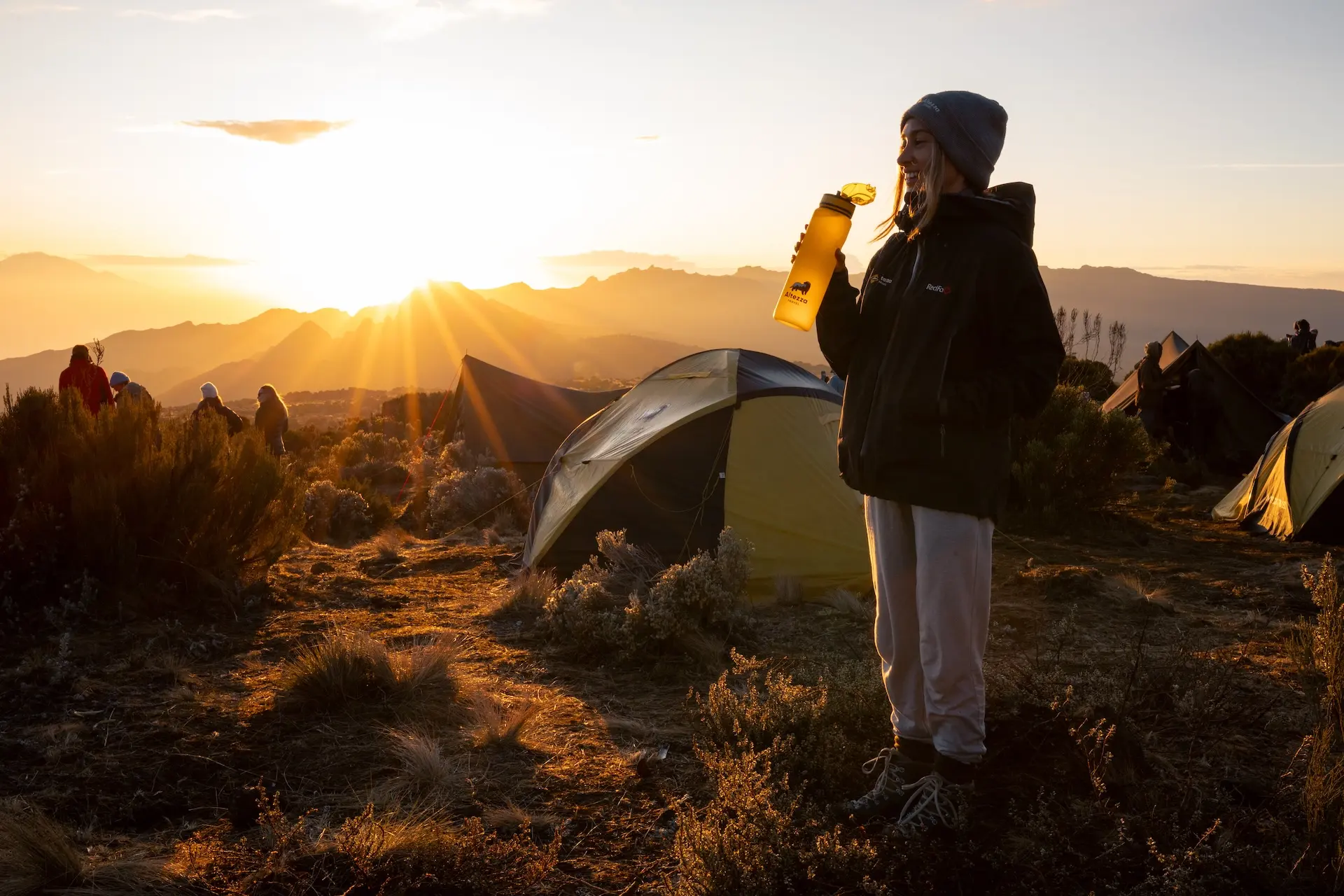 Ein Wanderer auf einer Expedition mit Altezza Travel