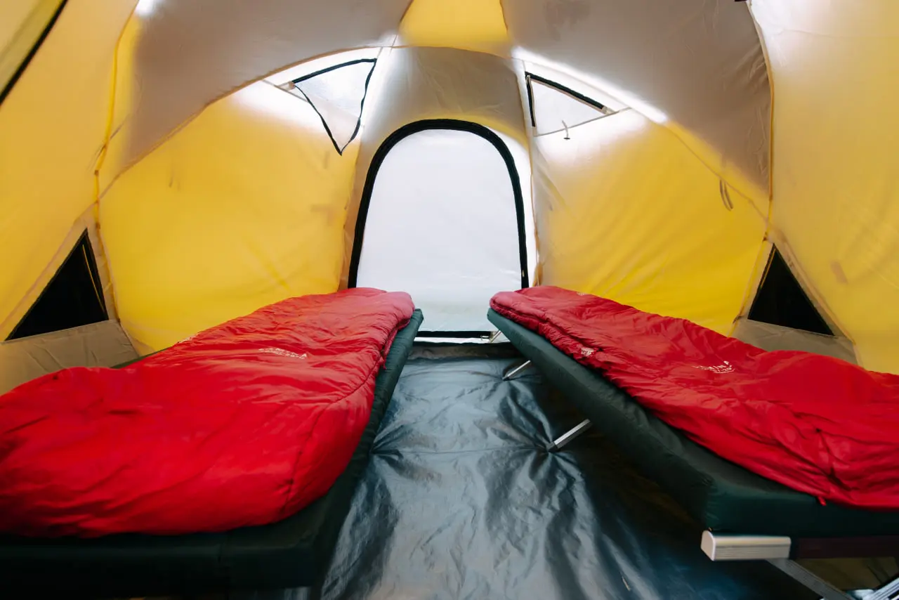 In den Premium-Walk-in-Zelten von Altezza Travel