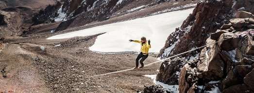 STEFAN SIEGRIST BRICHT DEN HIGHLINE REKORD AM KILIMANJARO